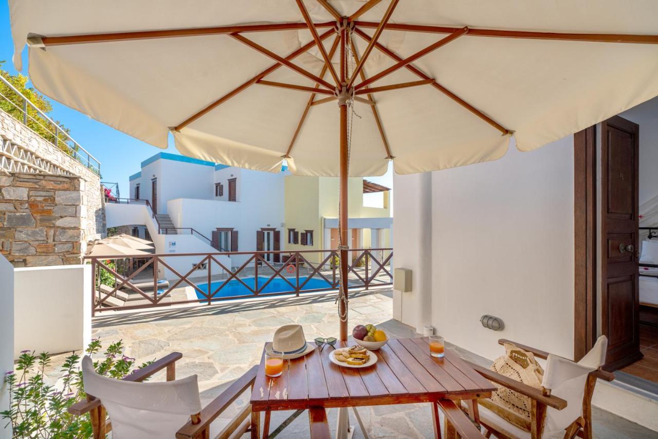 Reggina'S Apartments Фінікас Екстер'єр фото