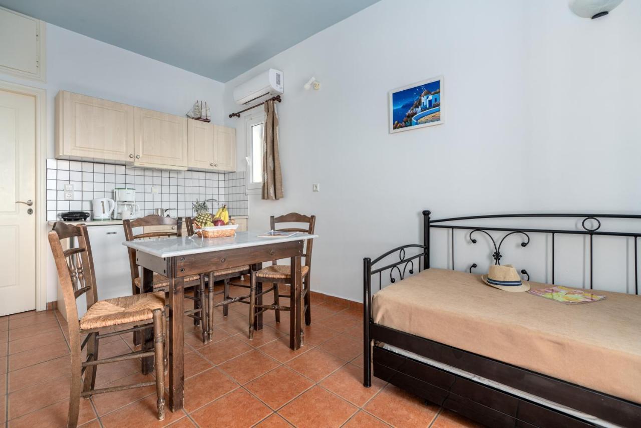 Reggina'S Apartments Фінікас Екстер'єр фото