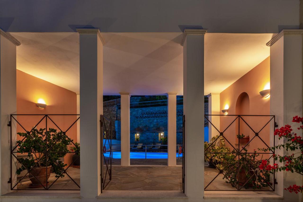 Reggina'S Apartments Фінікас Екстер'єр фото