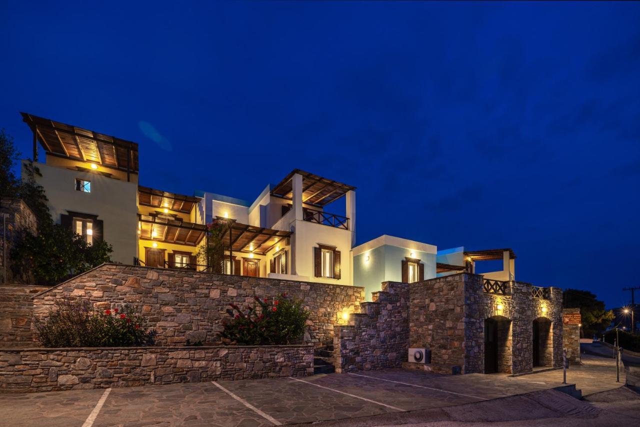 Reggina'S Apartments Фінікас Екстер'єр фото